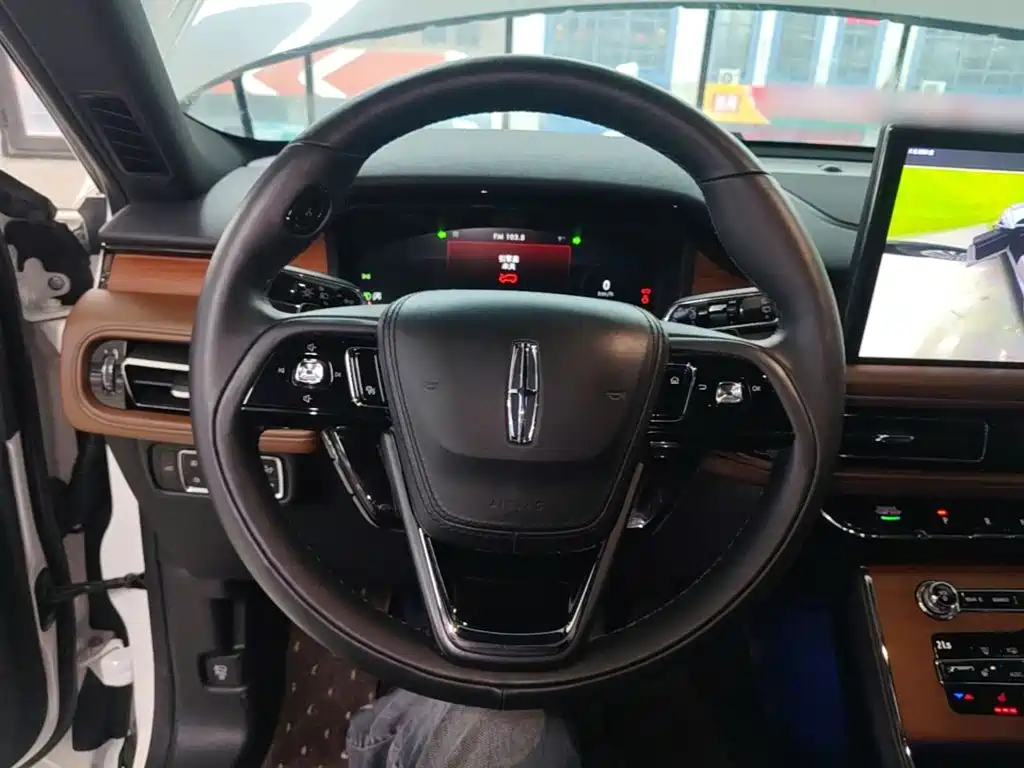 Lincoln Aviator — миниатюра 11