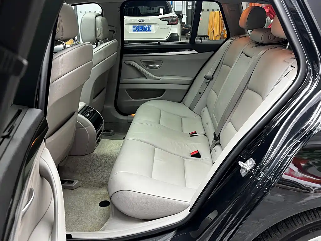 BMW 5 Series (Import) — миниатюра 19