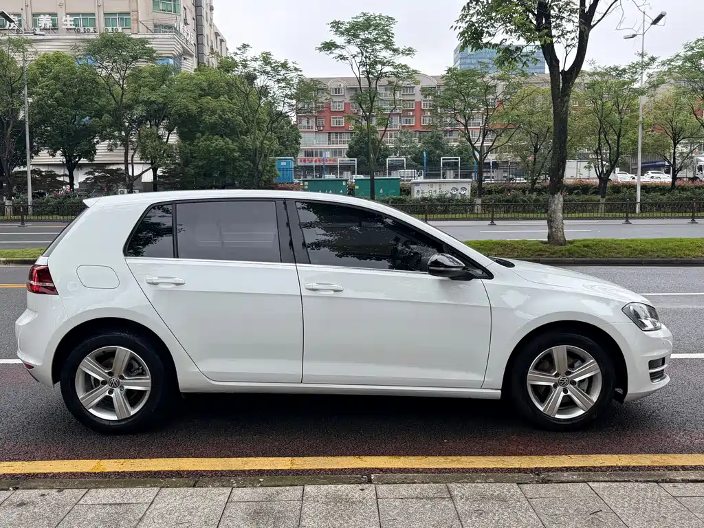 Volkswagen Golf — миниатюра 8