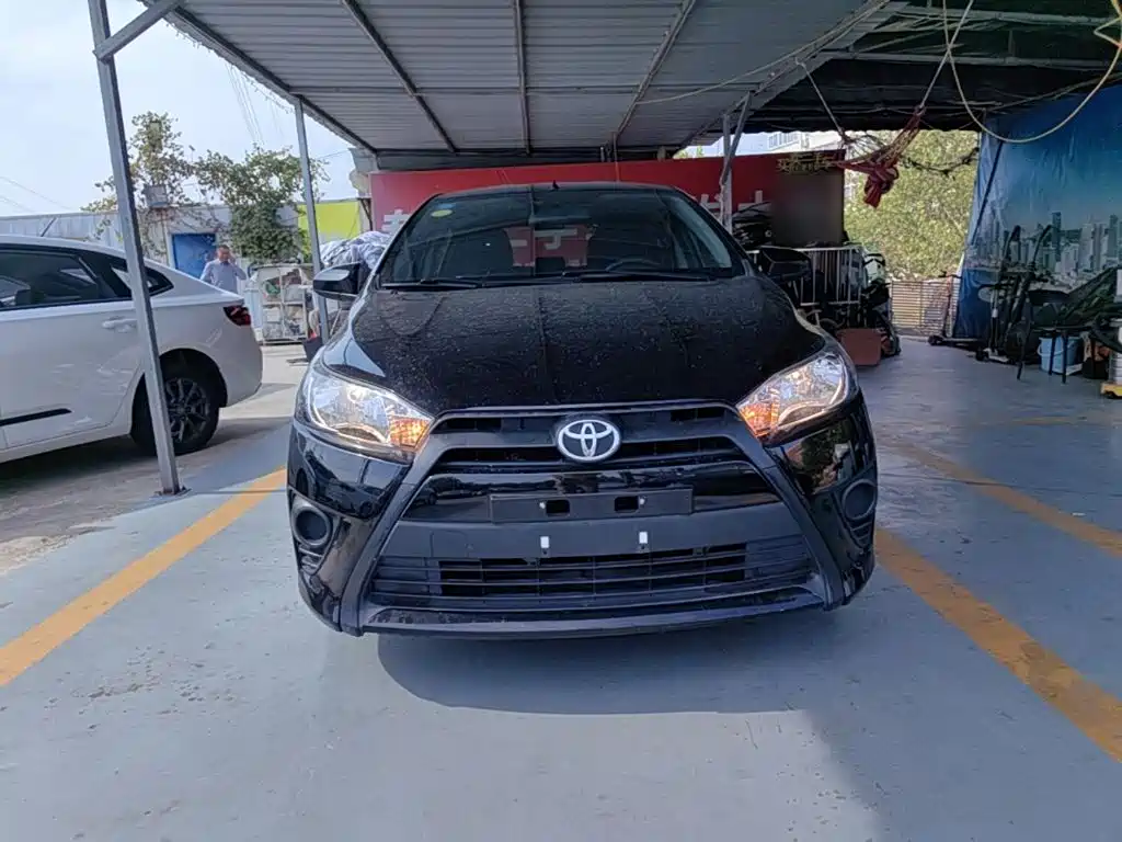 Toyota Yaris L — миниатюра 3