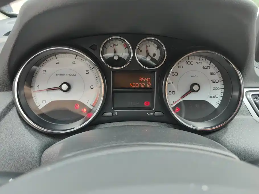 Peugeot 308 — миниатюра 14