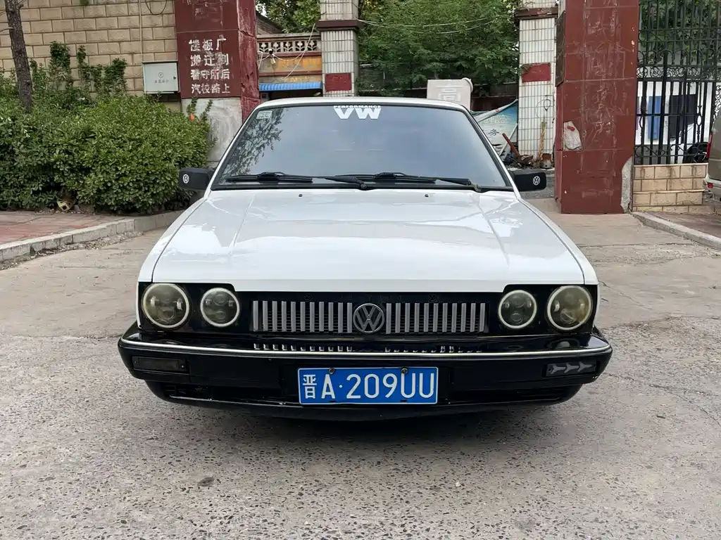 Volkswagen Santana Classic — миниатюра 2