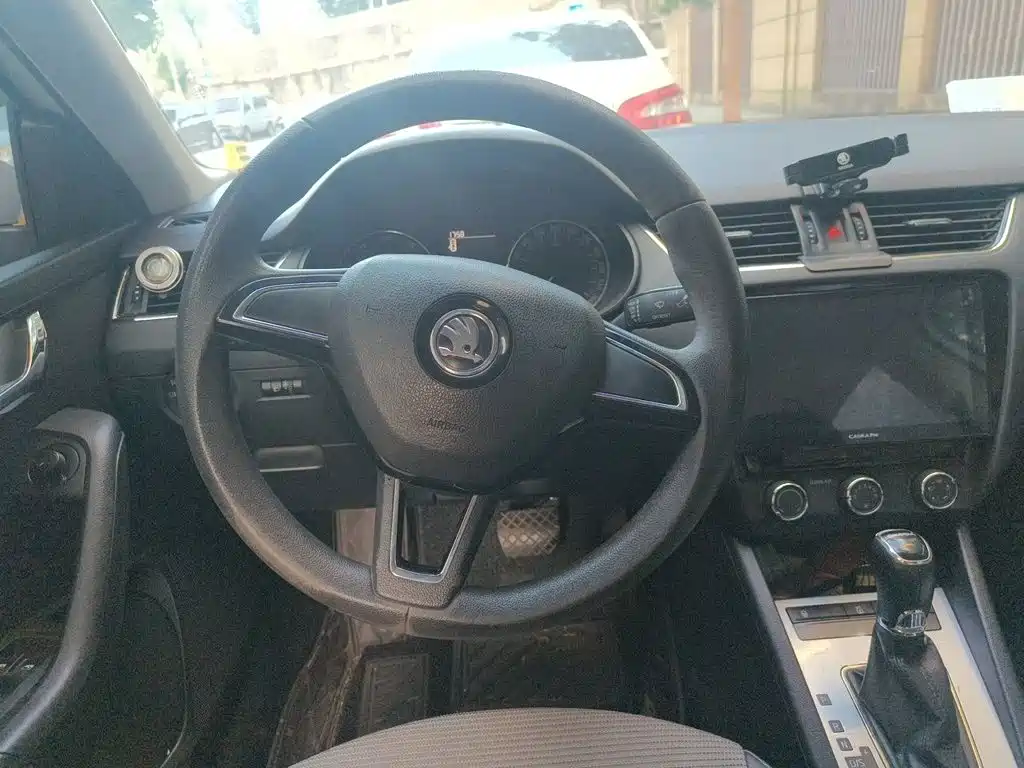 Skoda Octavia — миниатюра 3
