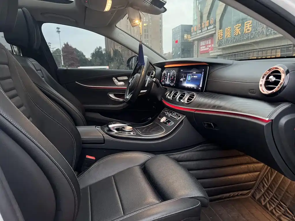 Mercedes-Benz E-Class — миниатюра 4