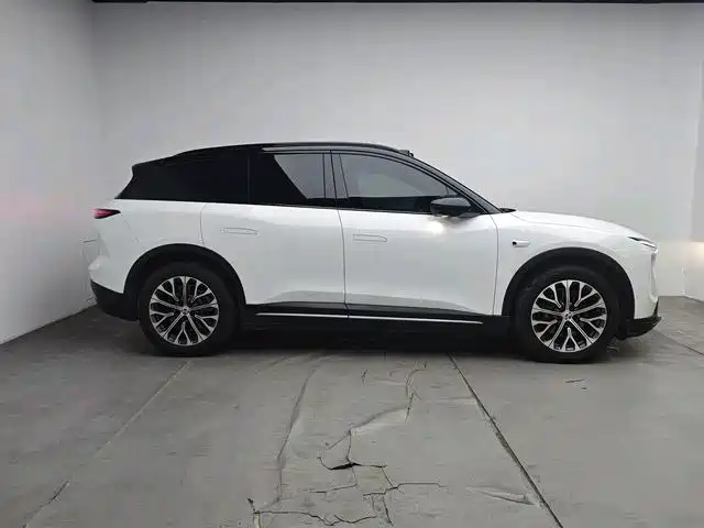 NIO ES6 - фото 8
