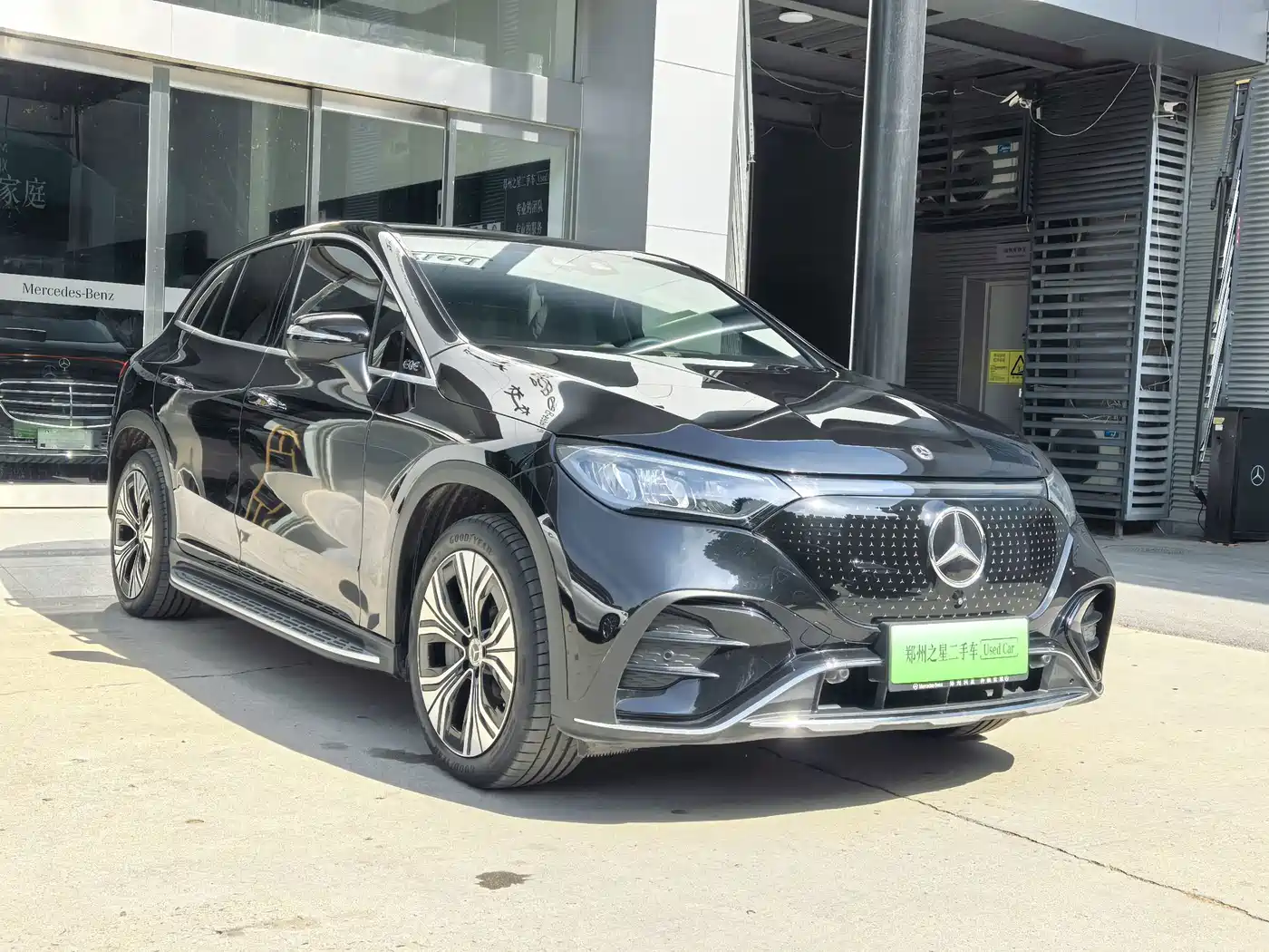 Mercedes-Benz EQE SUV