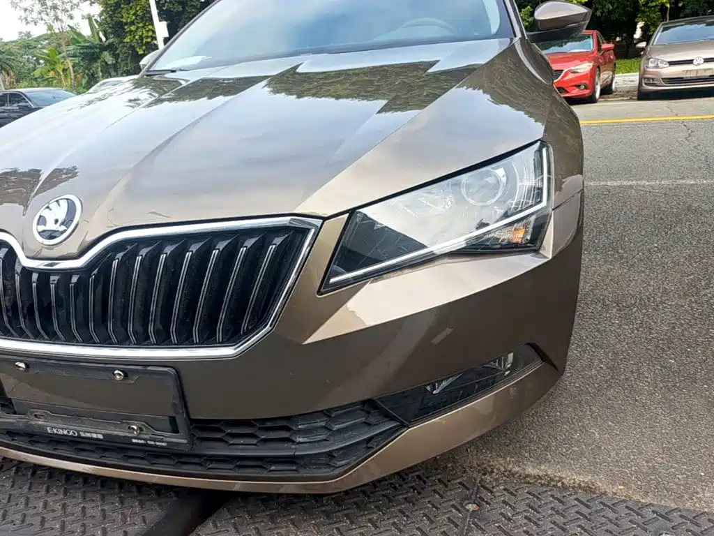 Skoda Superb — миниатюра 24
