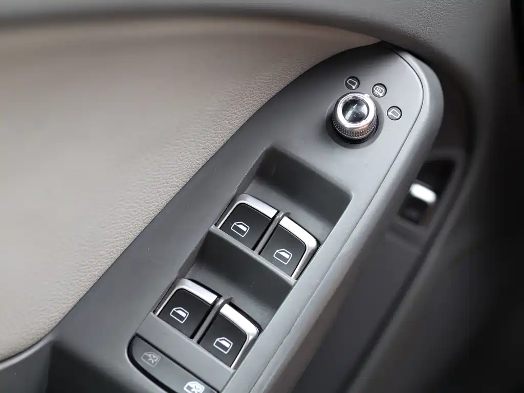 Audi A4L — миниатюра 12