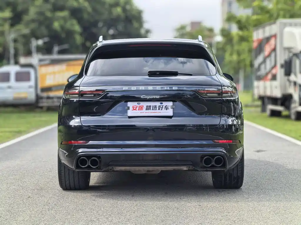 PORSCHE CAYENNE