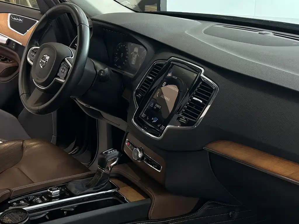 Volvo XC90 — миниатюра 15