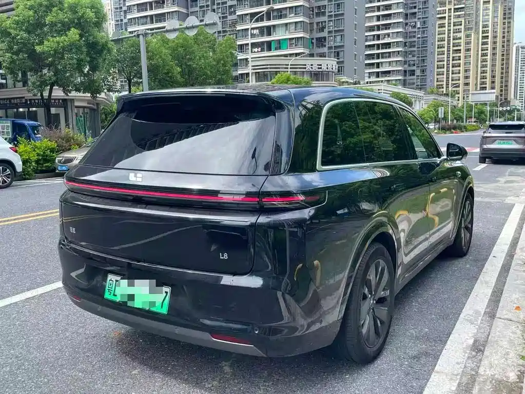 Li Auto L8 2025 Pro