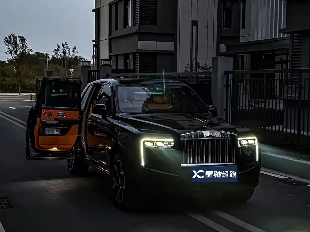 Rolls-Royce Cullinan 2018 мест