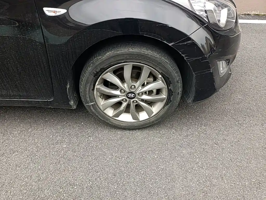 Hyundai Elantra Langdong — миниатюра 12