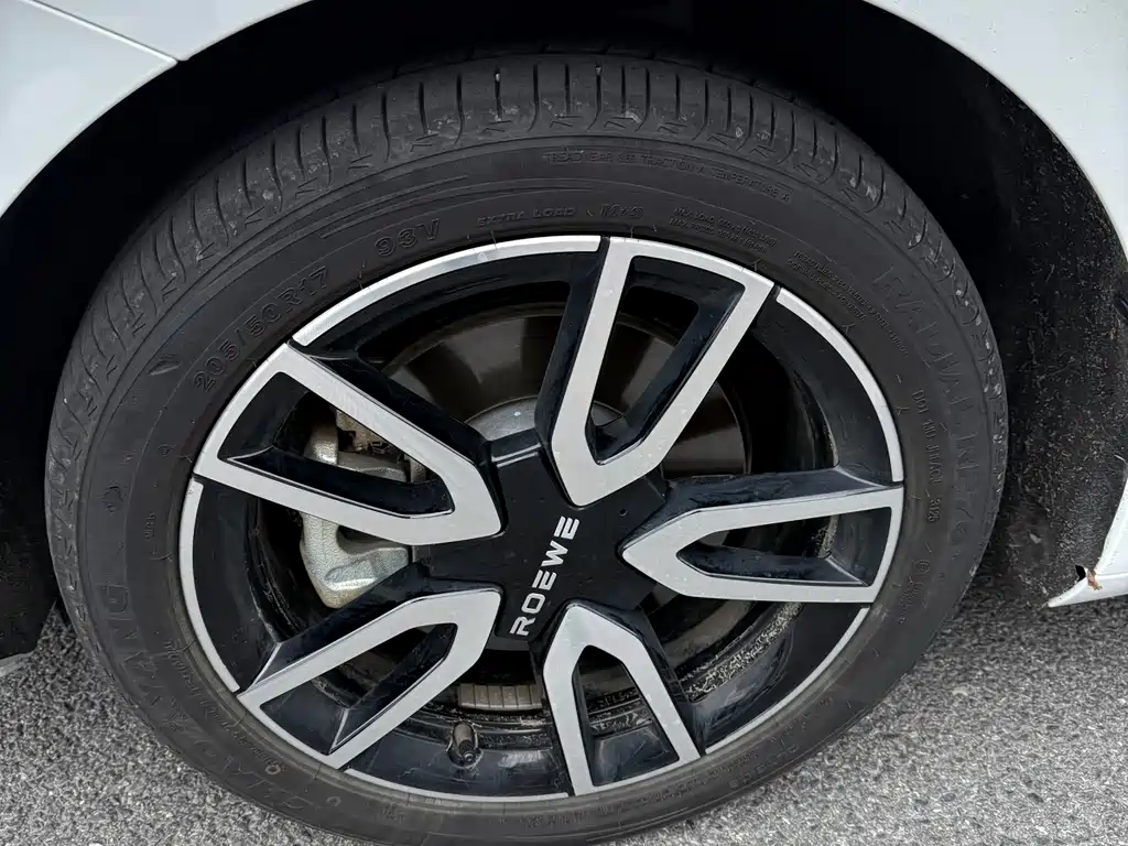 Roewe Young Wai D6 — миниатюра 4