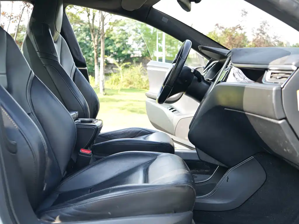 Tesla Model S — миниатюра 10