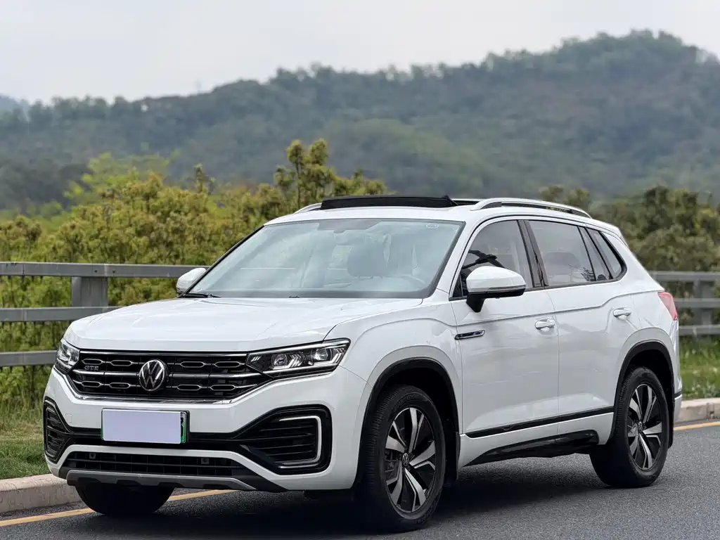 Volkswagen GTE PHEV 2022