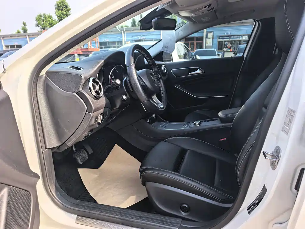 Mercedes-Benz GLA — миниатюра 4