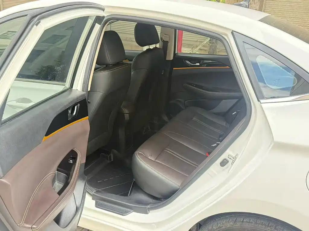 Changan Eado DT — миниатюра 7
