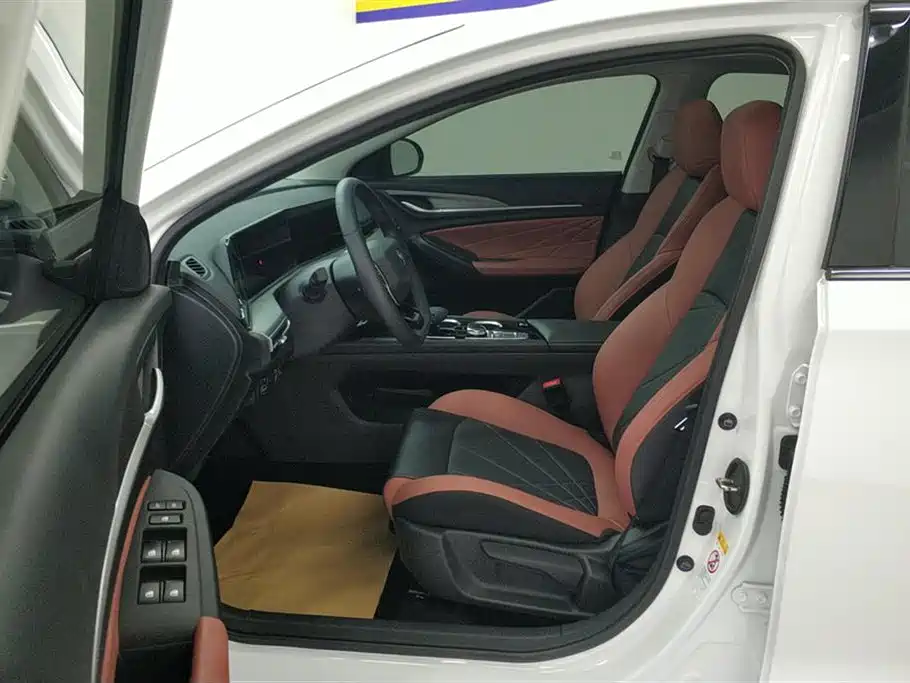 Changan Eado 2023 Enjoy PLUS NE 1.4T GDI DCT Luxury