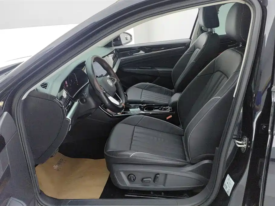 Volkswagen Passat 2022 330TSI Elite