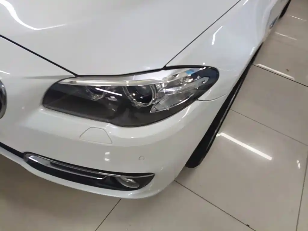 BMW 5 Series — миниатюра 24