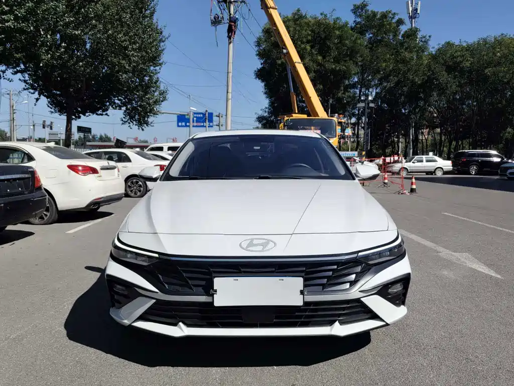 Hyundai Elantra — миниатюра 2