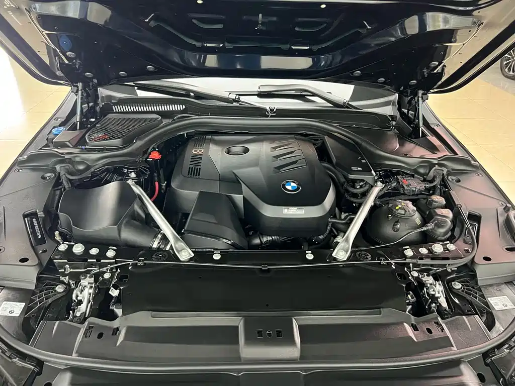 BMW 5 Series — миниатюра 27