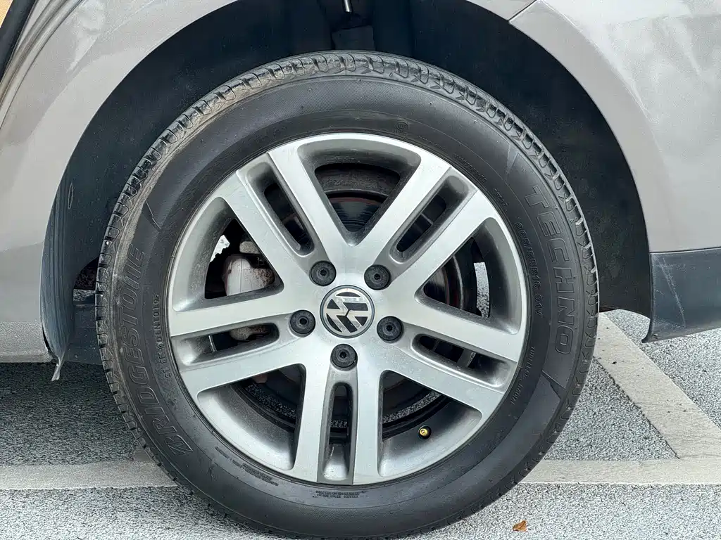 Volkswagen Touran — миниатюра 39