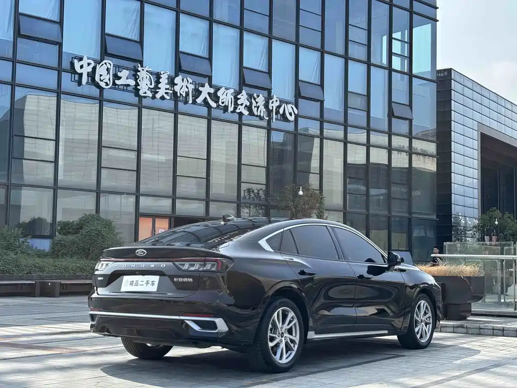 Ford Mondeo — миниатюра 9