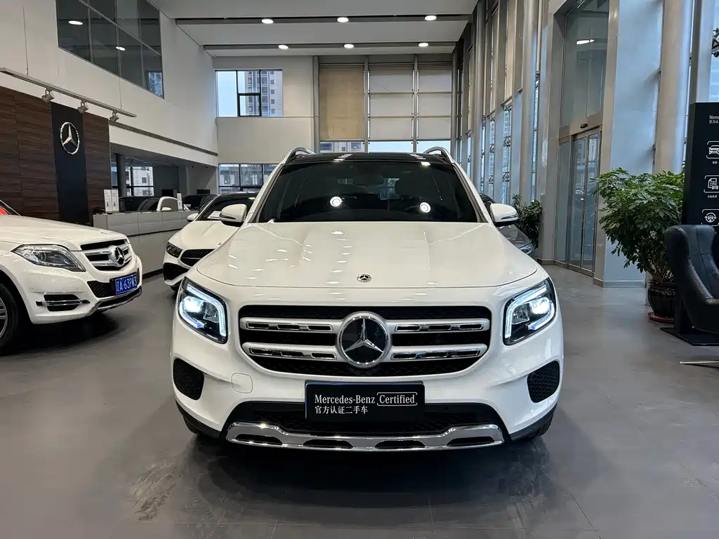 MERCEDES-BENZ GLB