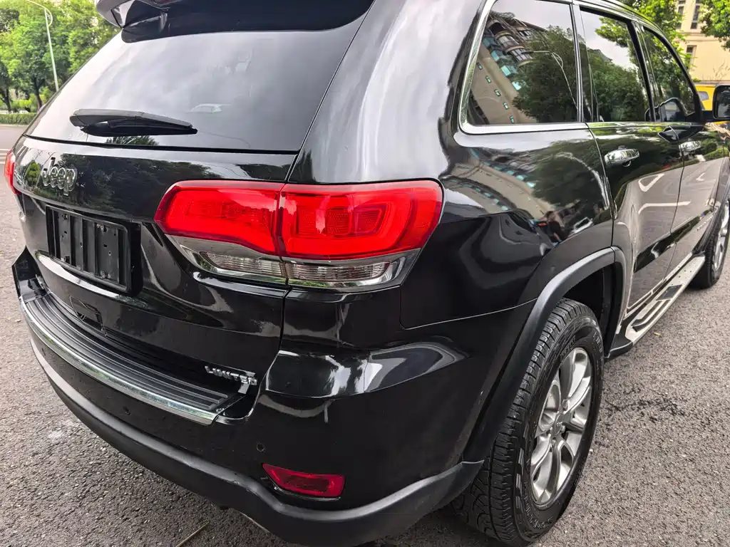 Jeep Grand Cherokee (Import) — миниатюра 6