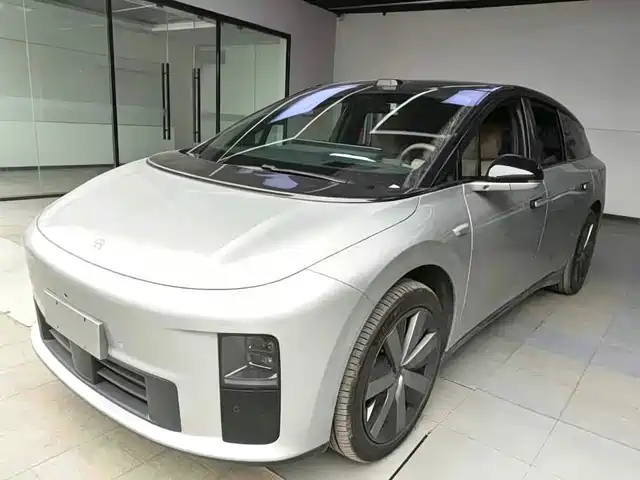 2025 Li Xiang i6