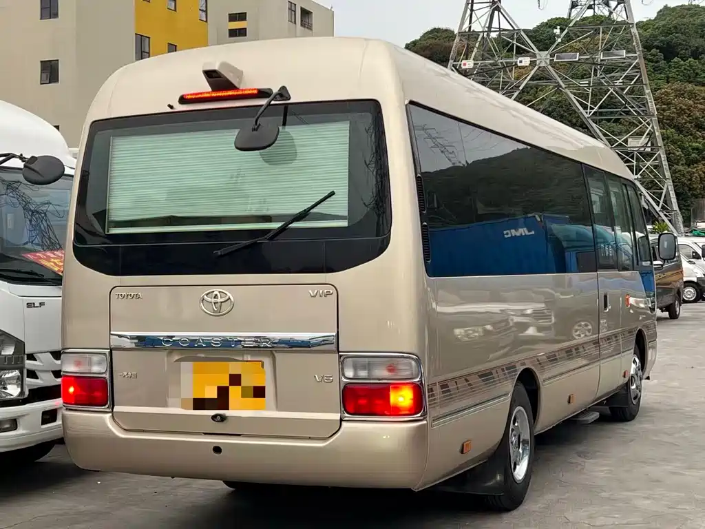 Toyota Coaster — миниатюра 15