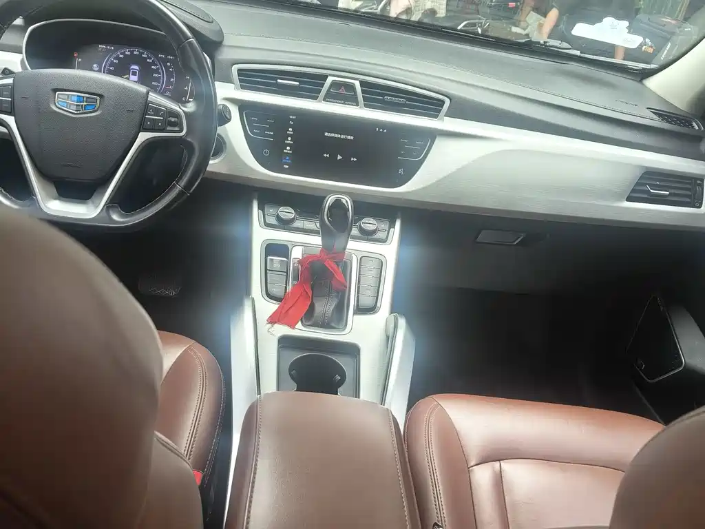 Geely Boyue — миниатюра 8