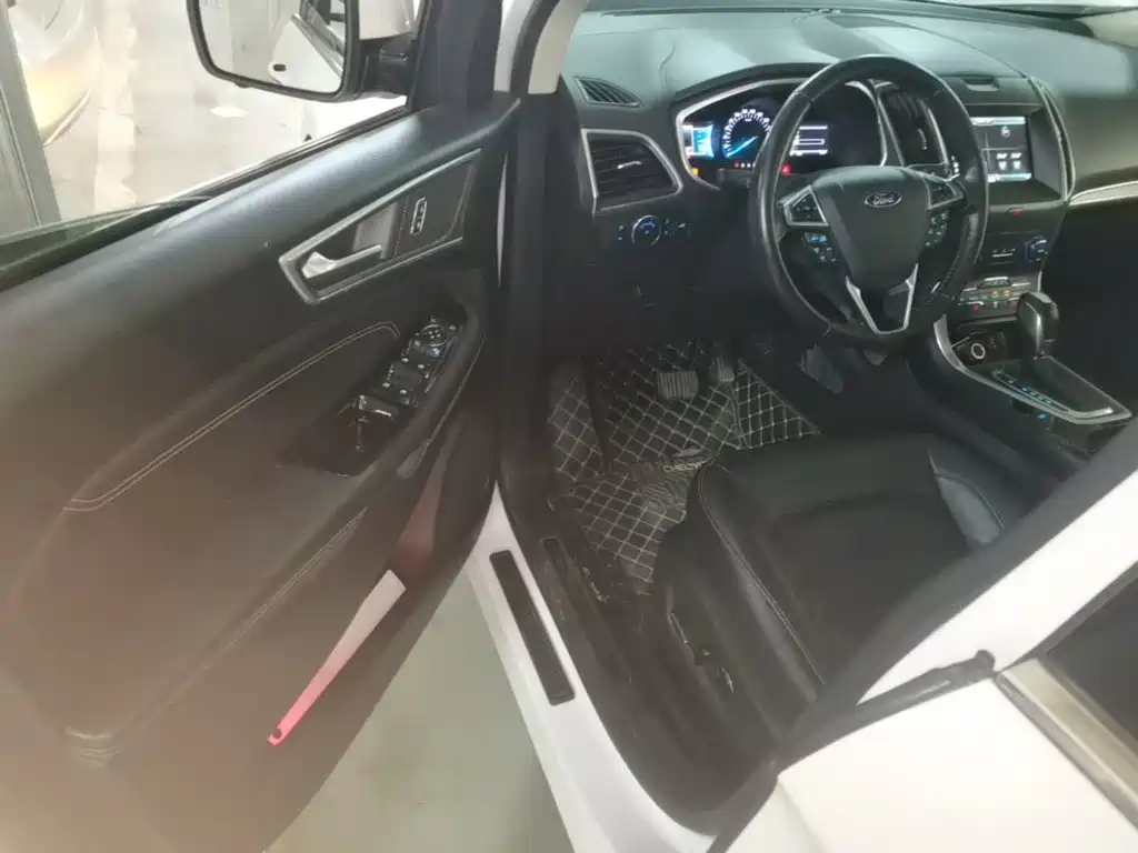 Ford Edge — миниатюра 16