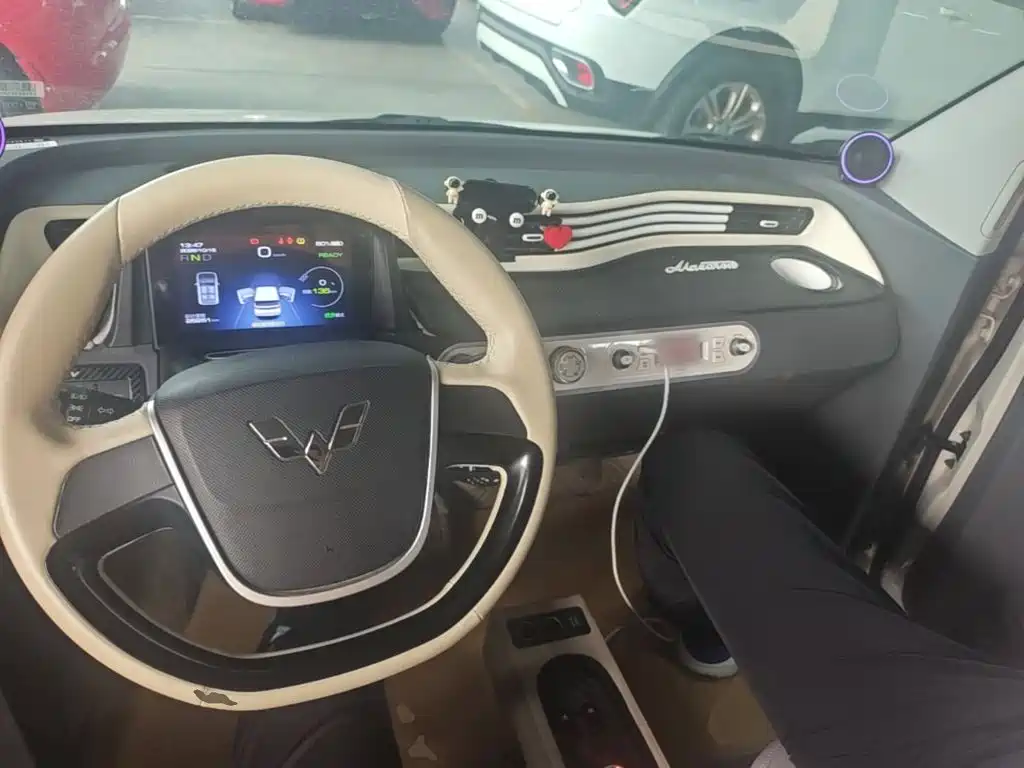 Wuling MINIEV — миниатюра 10