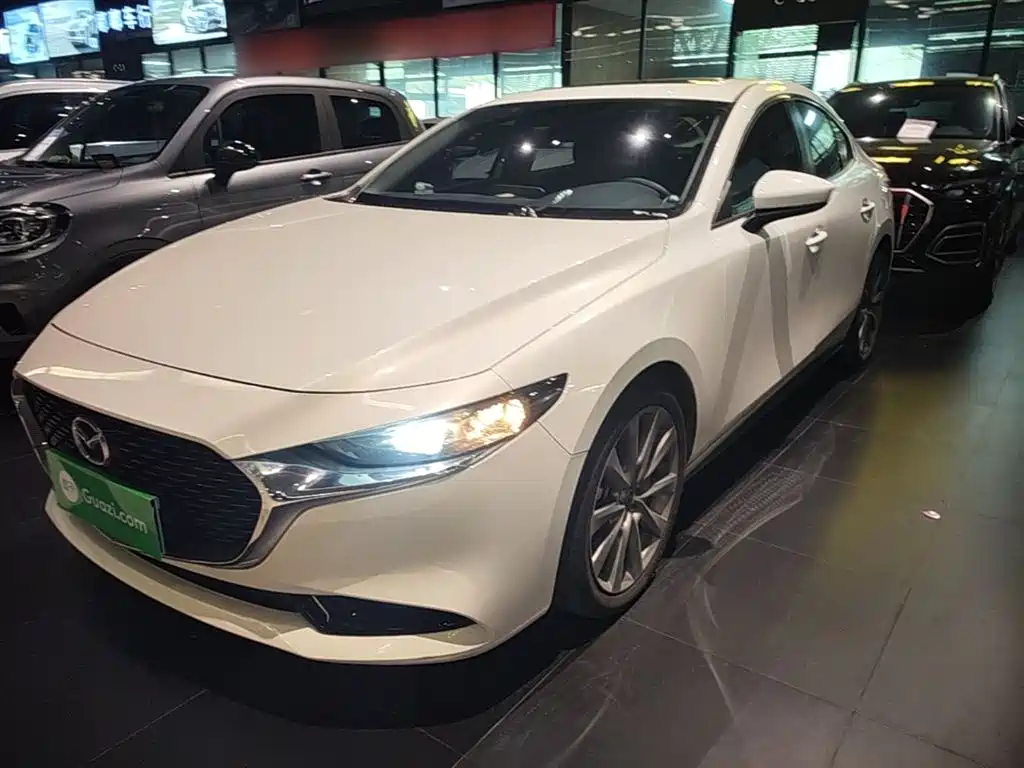 Mazda 3 Axela 2022