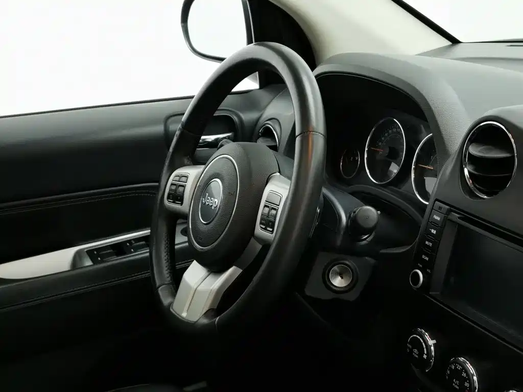 Jeep Compass (Import) — миниатюра 22