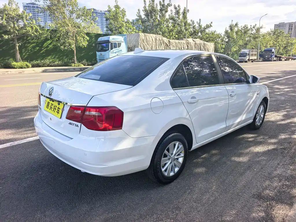 Volkswagen Jetta — миниатюра 11