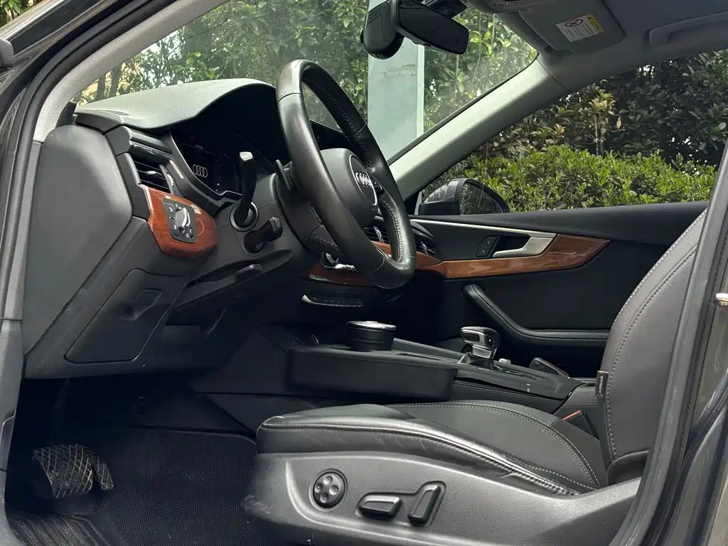Audi A4L 2020 40 TFSI Luxury