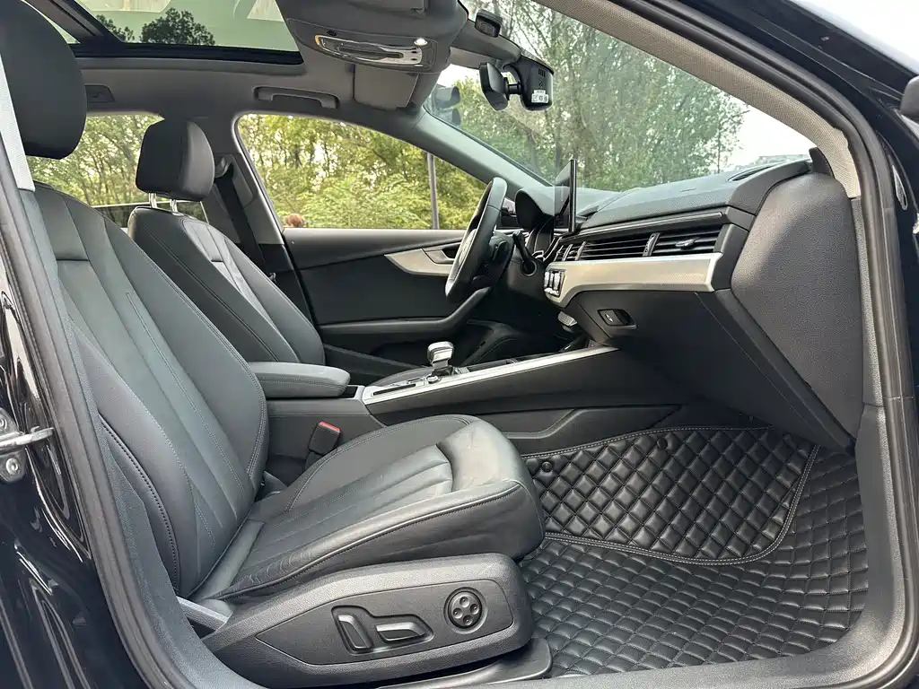Audi A4 (Import) — миниатюра 13