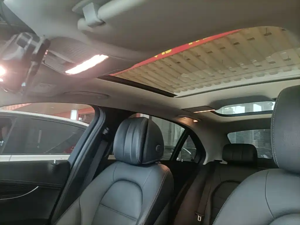 Mercedes-Benz C-Class — миниатюра 18