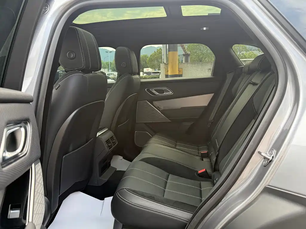 Land Rover Velar — миниатюра 10