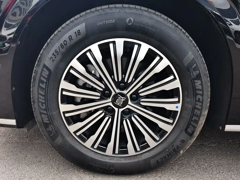 BYD Xia 2025 DM-i 1.5T 180km