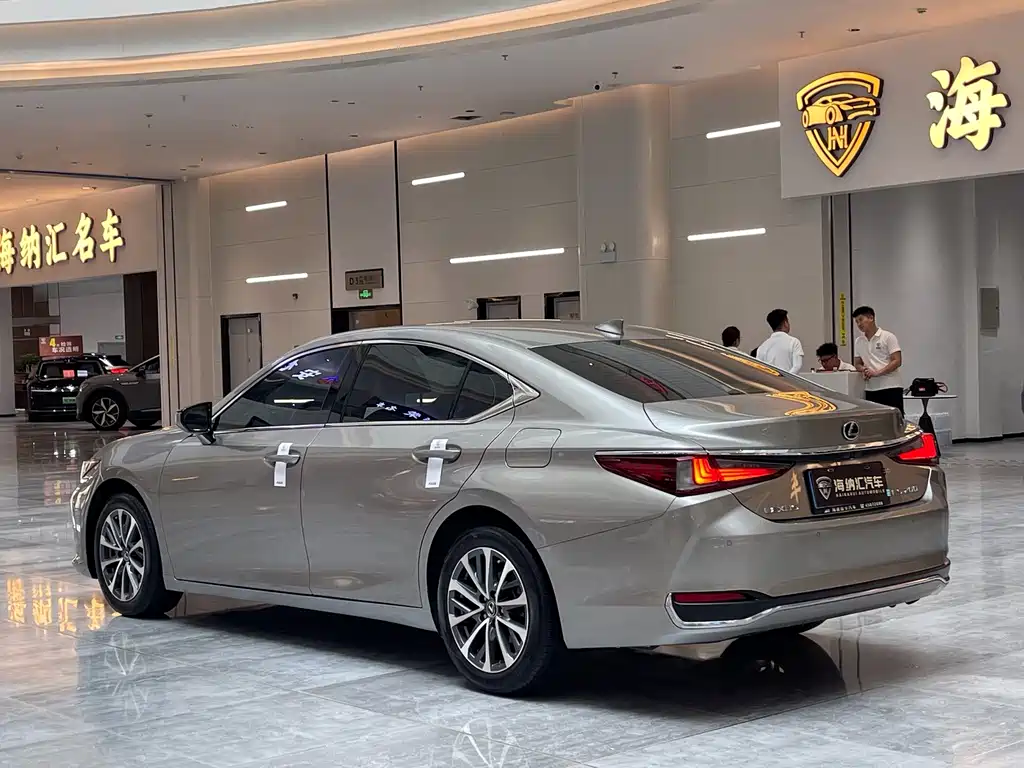 Lexus ES — миниатюра 4