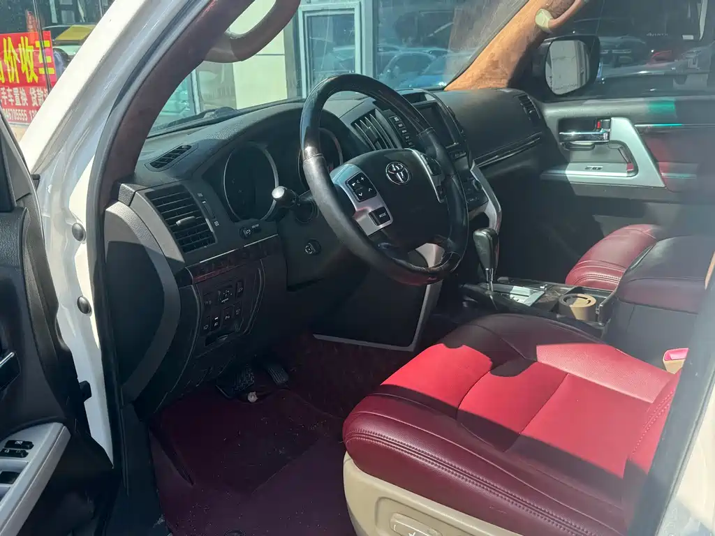 Toyota Land Cruiser — миниатюра 7