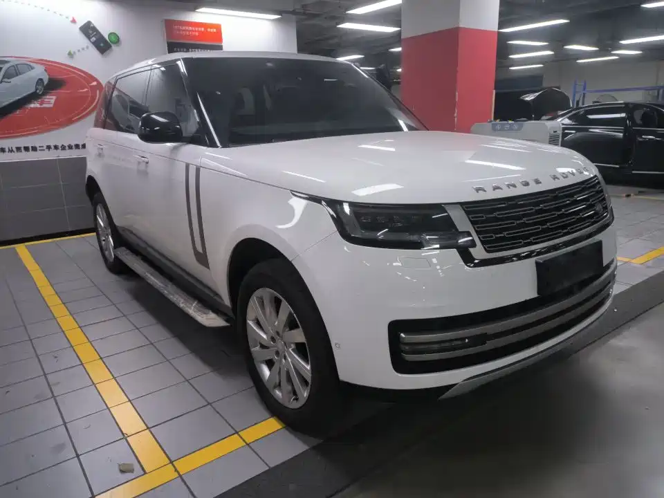 Land Rover Range Rover 2024 3.0 L6 400PS Long Wheelbase мест