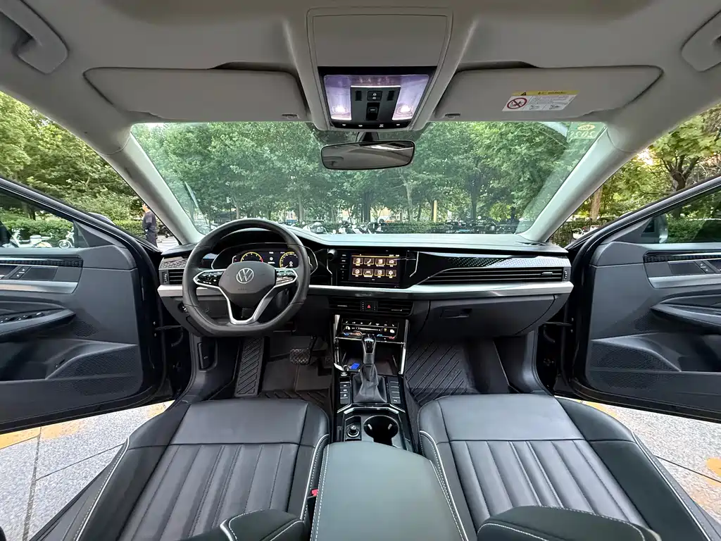 Volkswagen Passat 2023 330TSI Elite