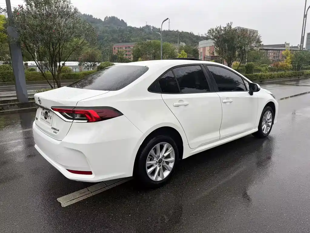 Toyota Corolla — миниатюра 10