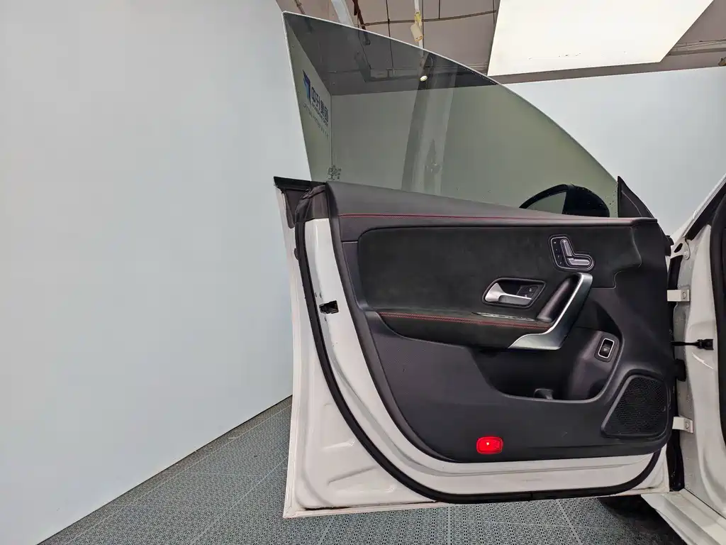 Mercedes-Benz CLA (Import) — миниатюра 13